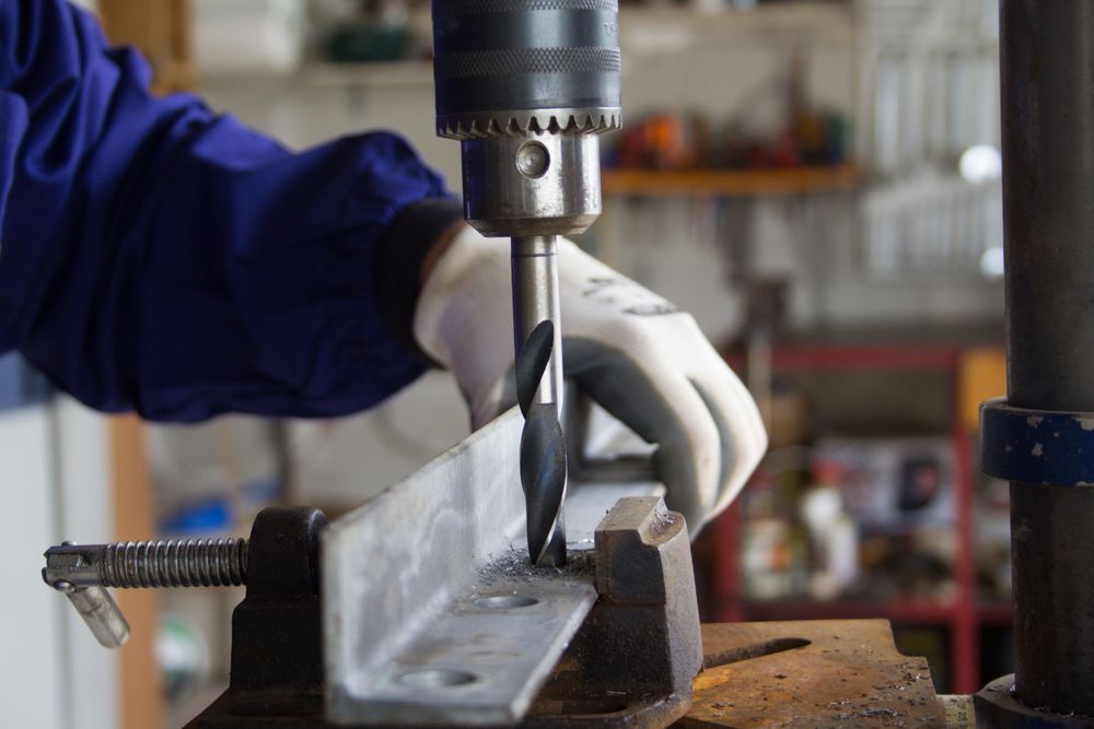 Metal & Plastic Drilling Machine Operator