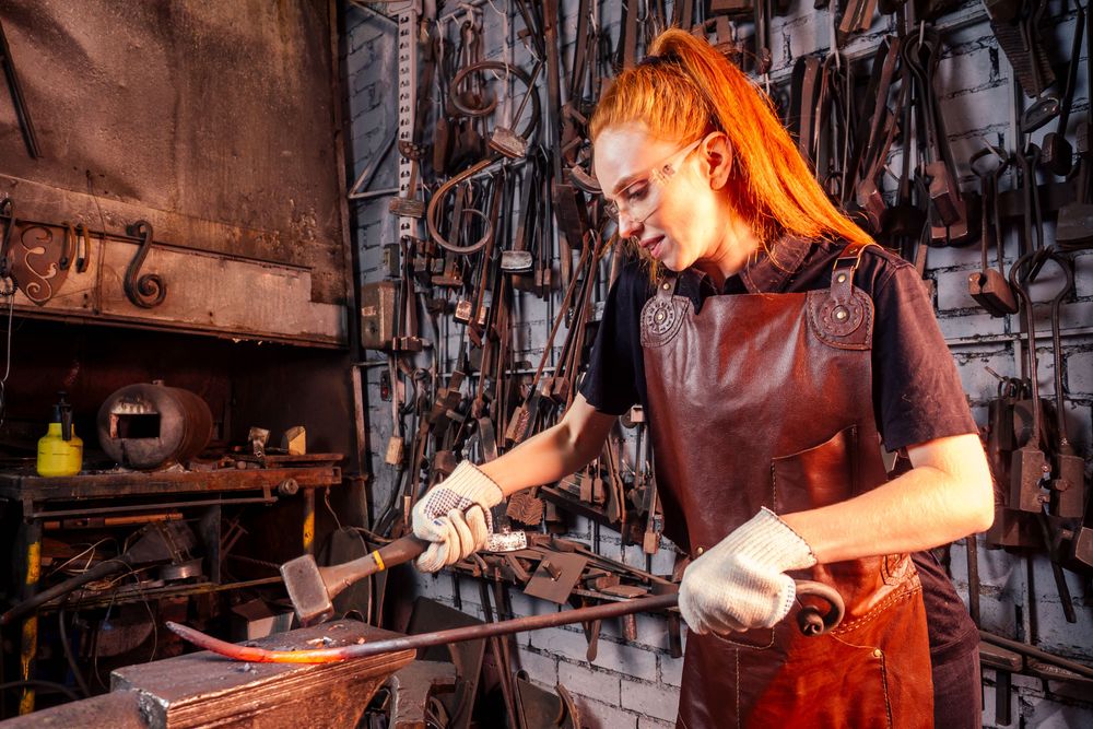 Metal & Plastic Forging Machine Operator